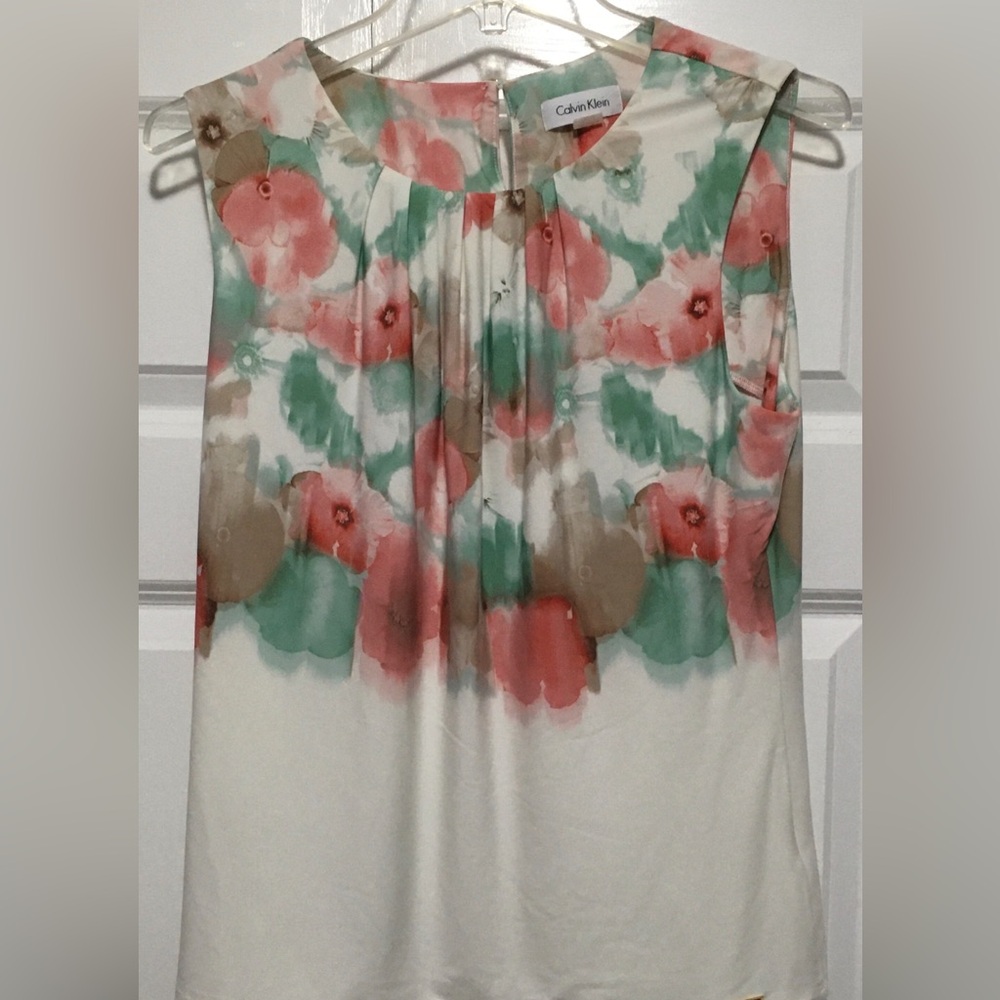 Excellent Used Condition Calvin Kline Floral Sleeveless Blouse